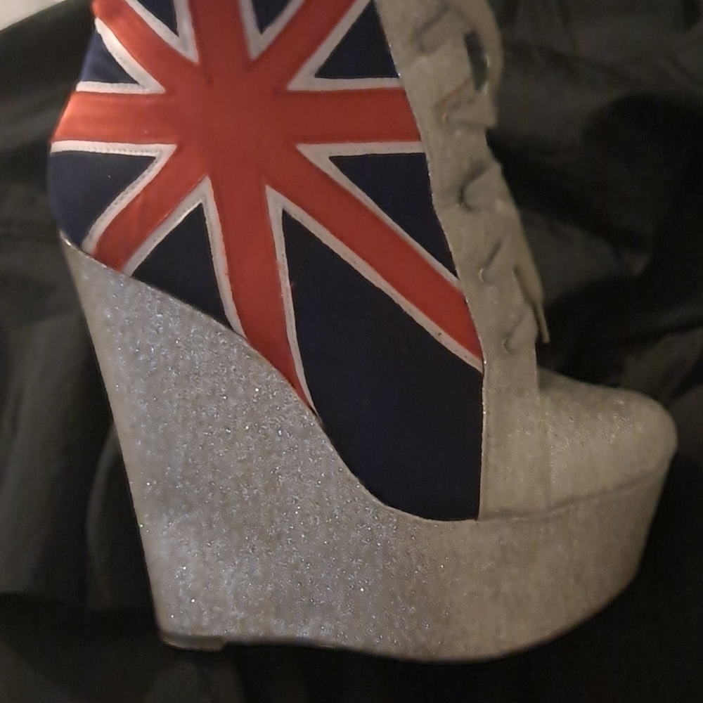 Platform shoes